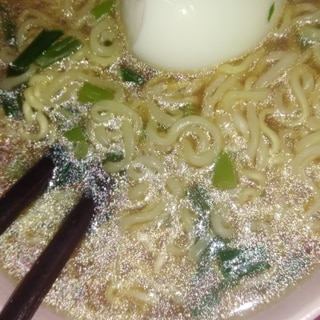 こうばしにんにくねぎラーメン